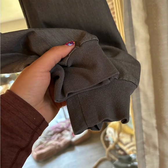 Figs women’s scrub pants size medium petite grey with green tie - Picture 3 of 7